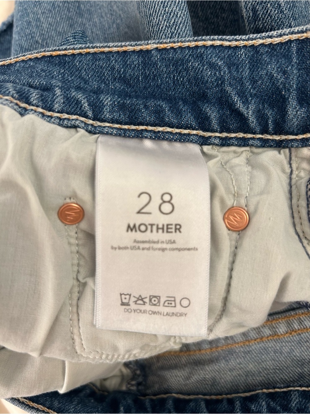 Mother The Tomcat Cutoff Denim Shorts in Thrill Seeker Size 28 - Picture 9 of 11